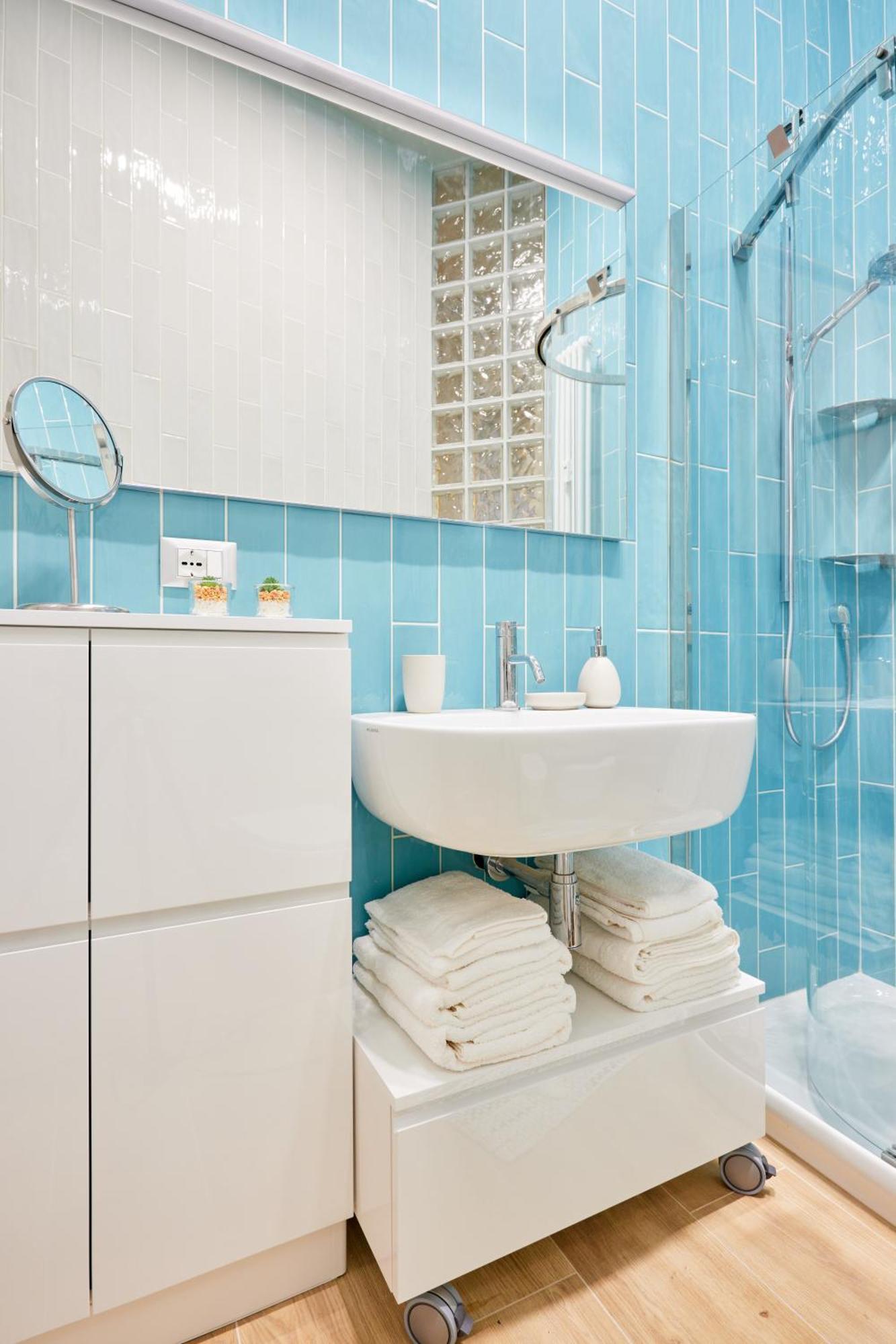 Central And Comfy Apartment Free Netflix And Disney Plus بولونيا المظهر الخارجي الصورة